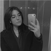 Studentessa universitaria disposta ad aiutare chiunque abbia bisogno per le materie scolastiche della scuola Superiore